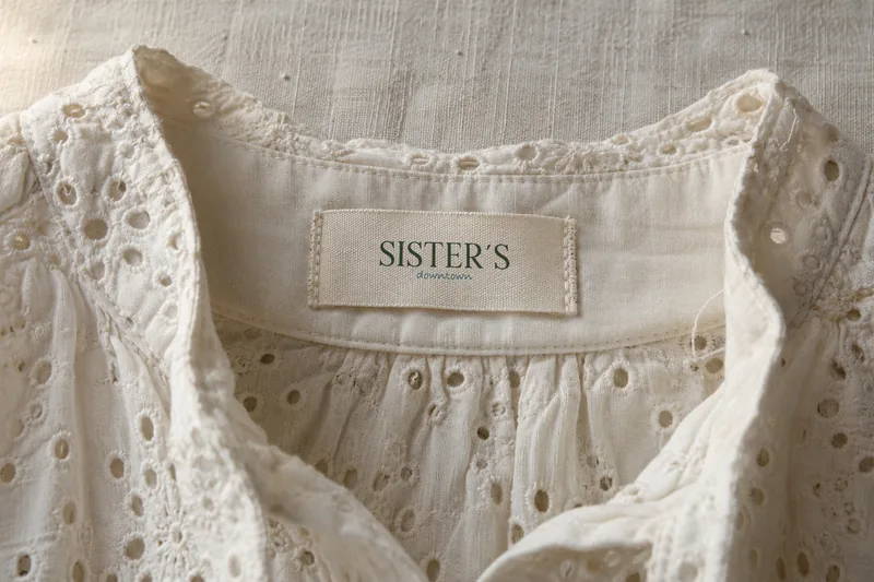 Neck label